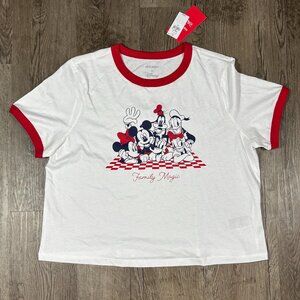 Old Navy x Disney Family Magic Graphic Cropped Shirt
